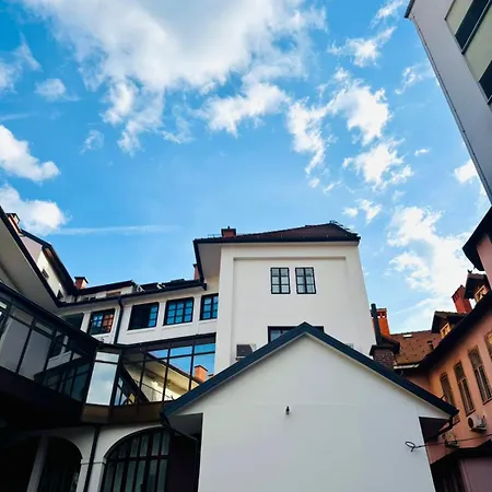 1852 * Ljubljana